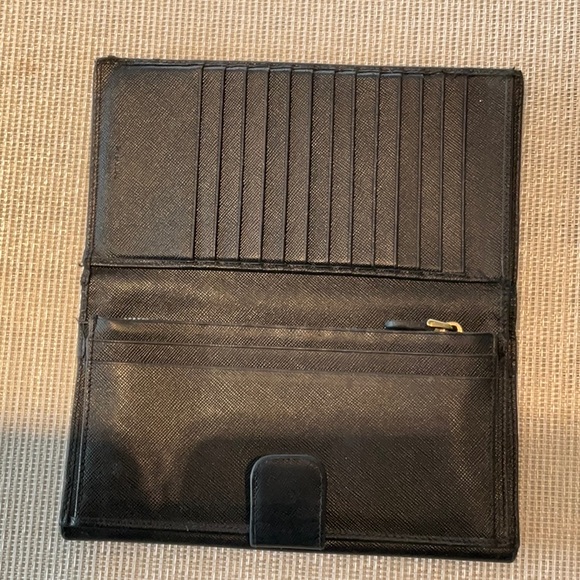 Prada wallet - Picture 3 of 7